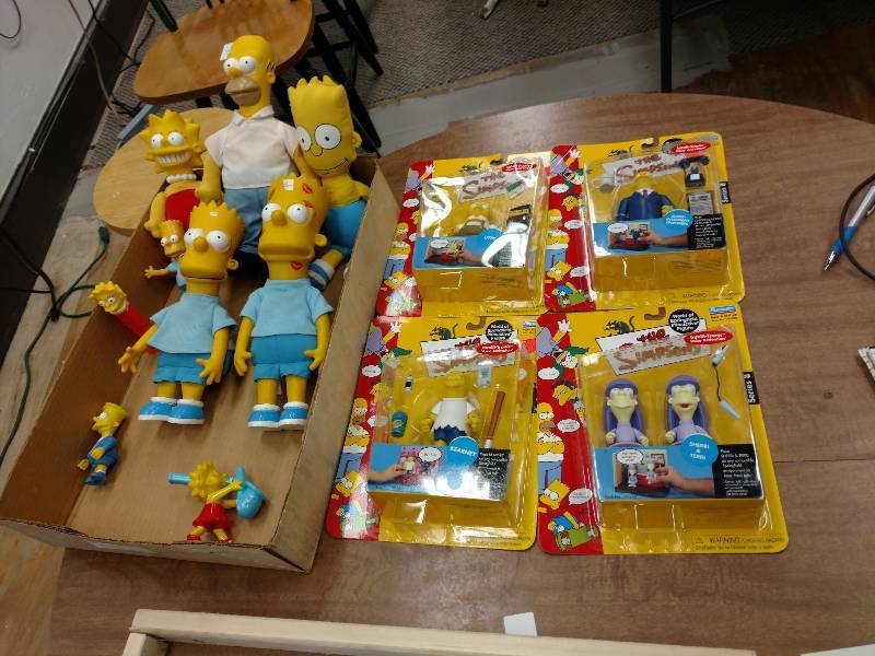 lot 61 image: Simpson Fan Delight