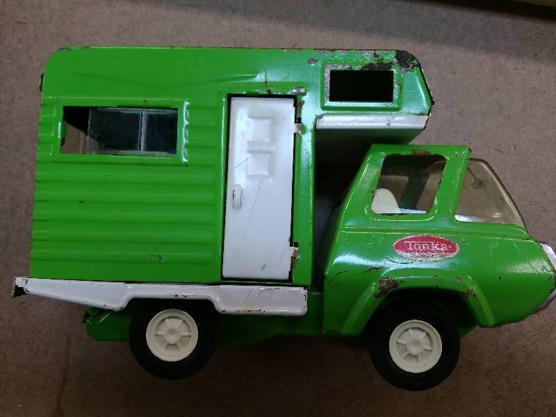 lot 88 image: Vintage Tonka Camper