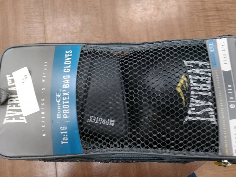 lot 91 image: Everlast Bag Gloves