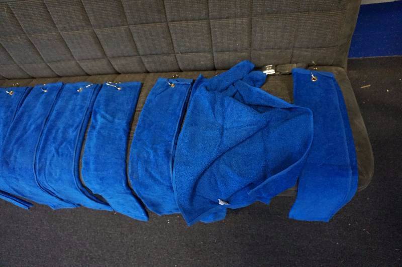 lot 18 image: Lot of 10 Blue Golf Towels