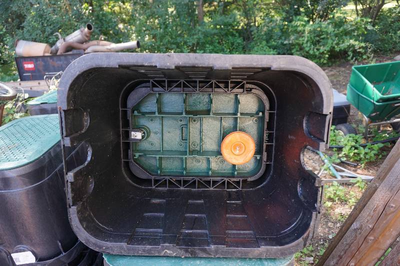 lot 11 image: AT & T Carson Model 10156002 EMS Electric Cable T Cover