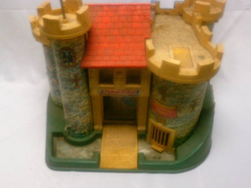 lot 15 image: Fisher Price Play Family Castle