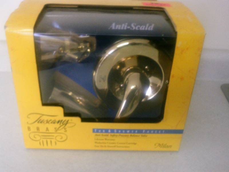 lot 34 image: Shower Head and Tub faucet, Tuscany Brass, Milan