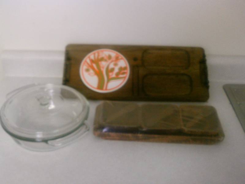 lot 39 image: Anchor Ovenware (1.5 qt.), wooden cheese server, wooden dipserving bowls