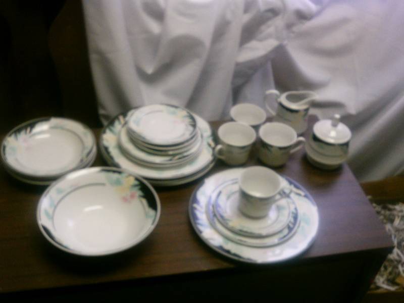 lot 44 image: Dishes China - service of 4 (each setting has 5 pieces) Madelaine print design