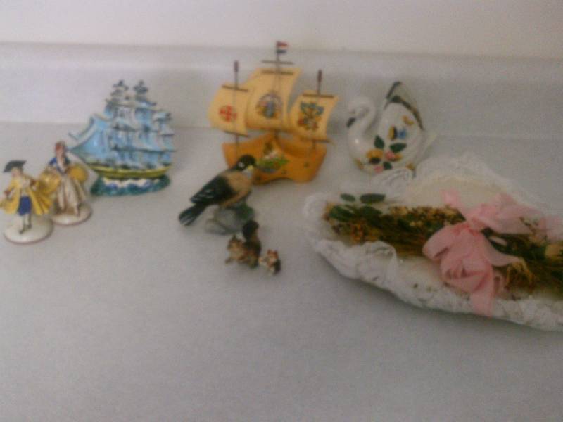 lot 48 image: Figurines, Dutch Clog Sail Boat