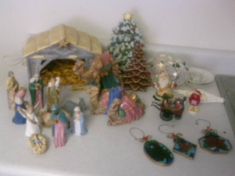 lot 52 image: Nativity Scene and Misc. Christmas (25 in all)
