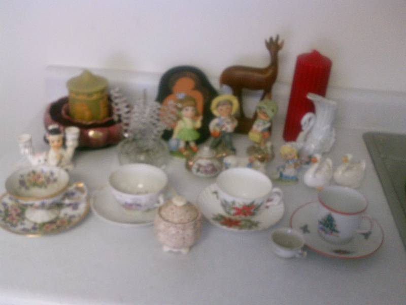 lot 54 image: Figures, cups and saucers, some vintage