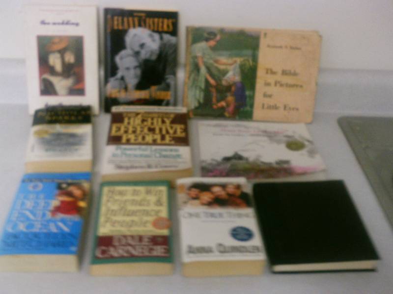 lot 62 image: Books (10) 7 habits of successful people