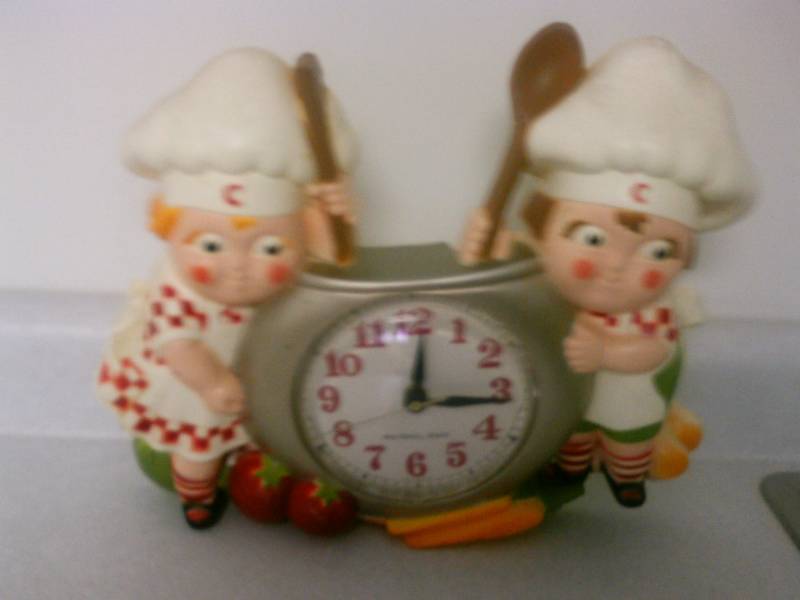 lot 64 image: Campbells Soup Clock