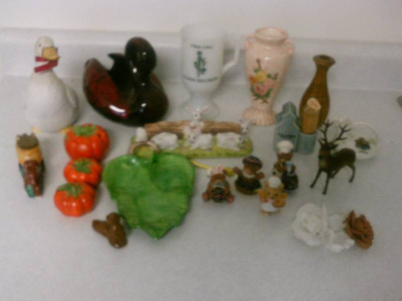 lot 75 image: Tioga Grain Elevator Toothpick Holder, misc. figurines and seasonal dcor