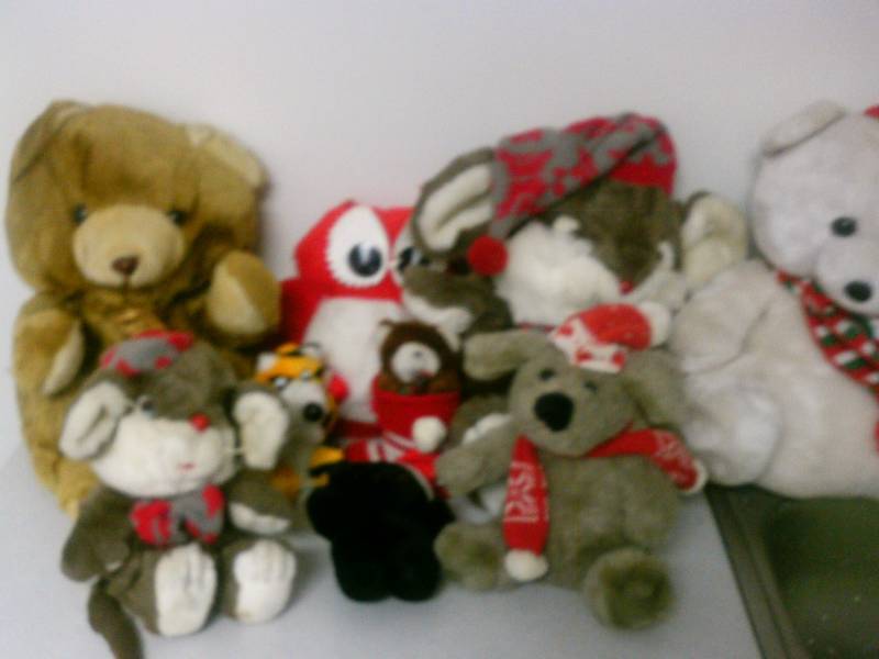 lot 78 image: Plush Stuffed toys (9) sizes vary