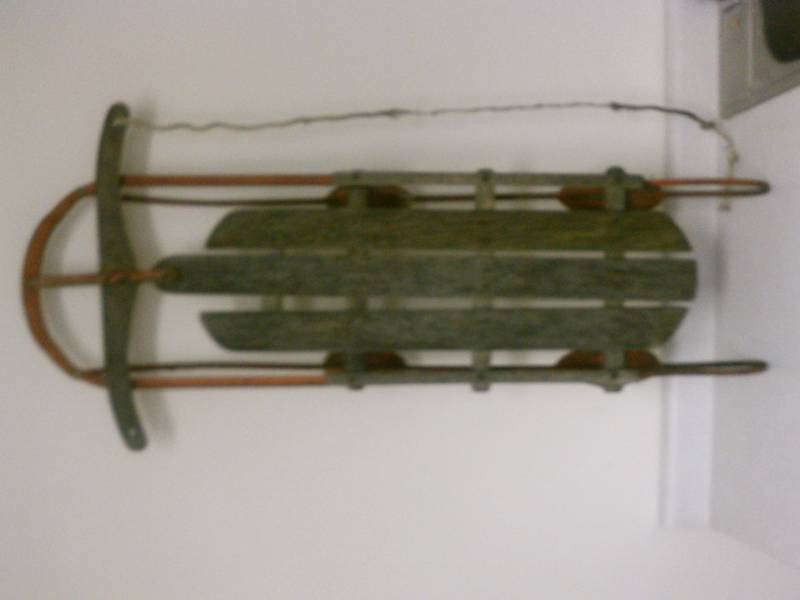 lot 101 image: Vintage Sled