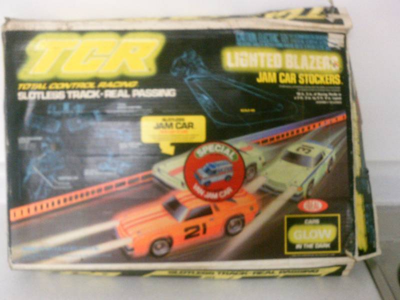 lot 103 image: Ideal TCR slot less racing race track  HO Scale