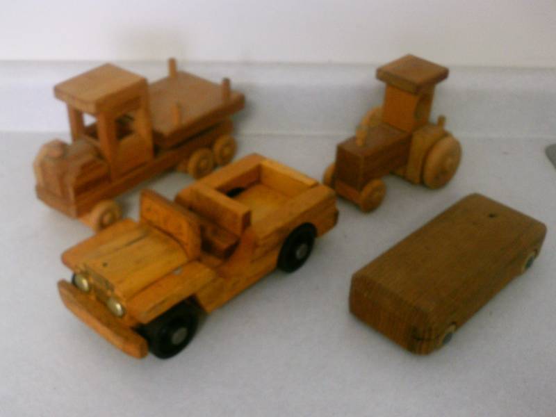 lot 109 image: Wooden Toys, vintage