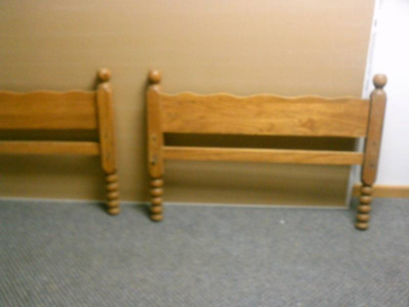 lot 120 image: Oak Headboard and footboard with rails.