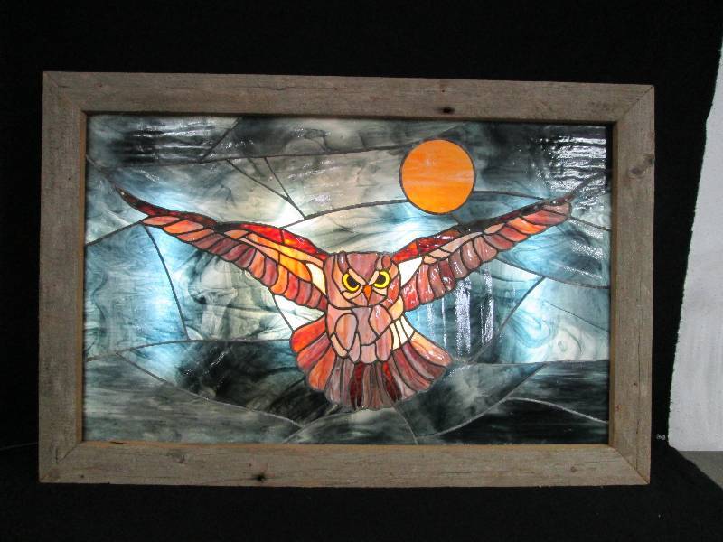 lot 1 image: Large Lighted Stained Glass Owl