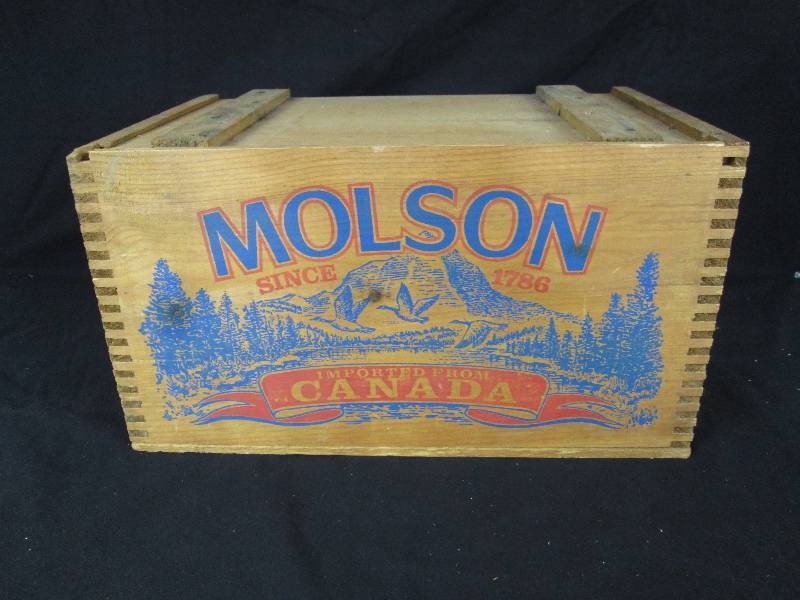 lot 3 image: Molson Canada Wood Beer Box