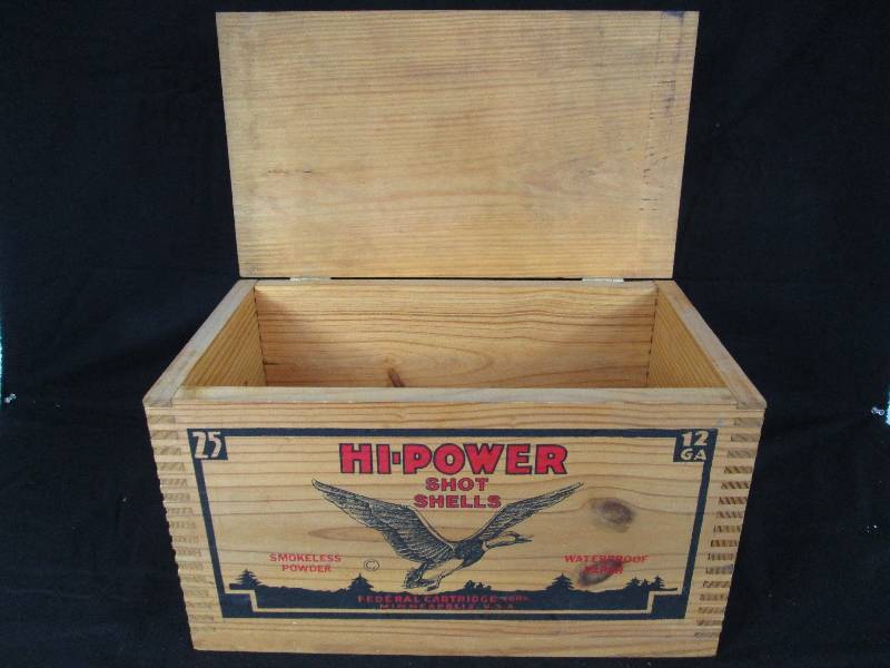 lot 8 image: Federal Hi-Power Shoot Gun Shell Ammo Box