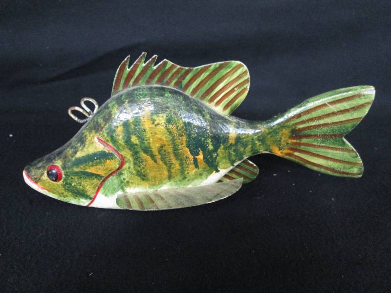 lot 28 image: Crappie Spearing Decoy