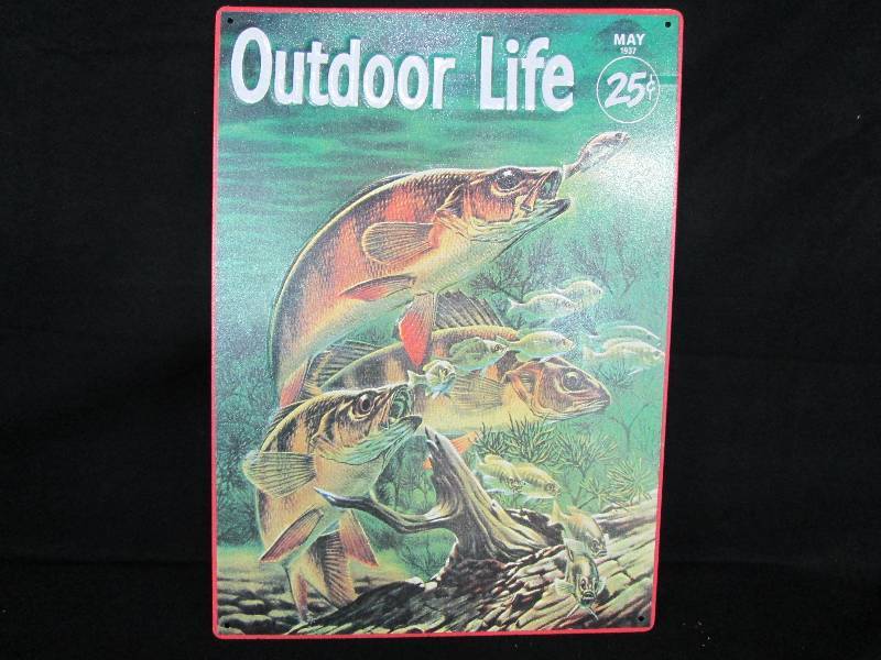 lot 32 image: Collectible Tin sign