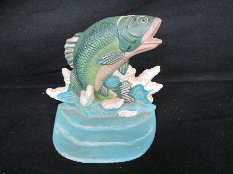 lot 35 image: Cast Iron Fish  Bookends