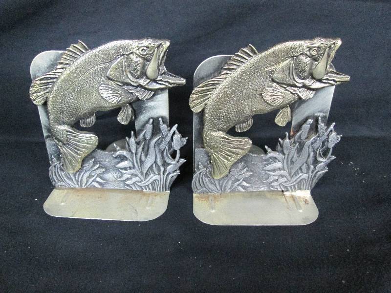 lot 36 image: Metzke Pewter & Brass Bookends