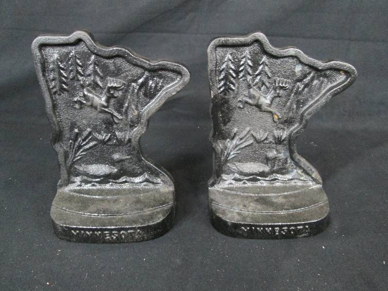 lot 43 image: Cast Iron Book End State of Minnesota
