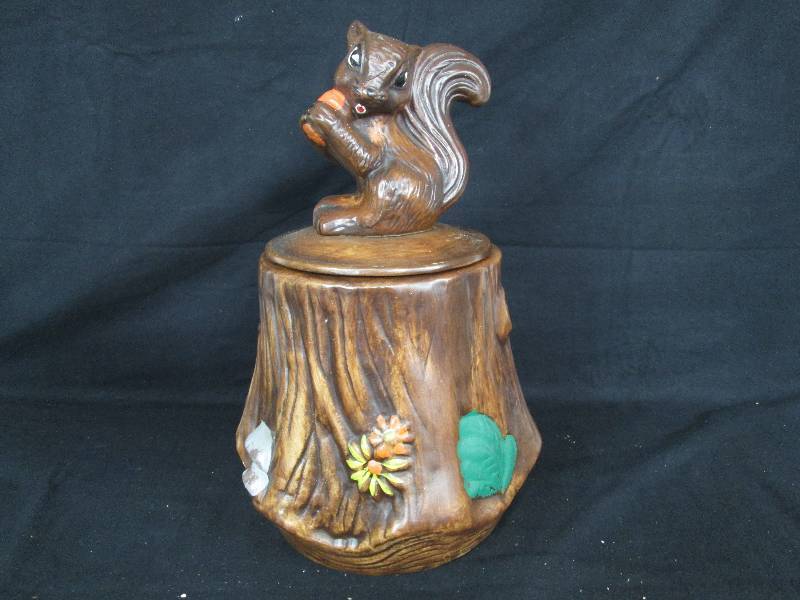 lot 46 image: Squirrel Cookie Jar