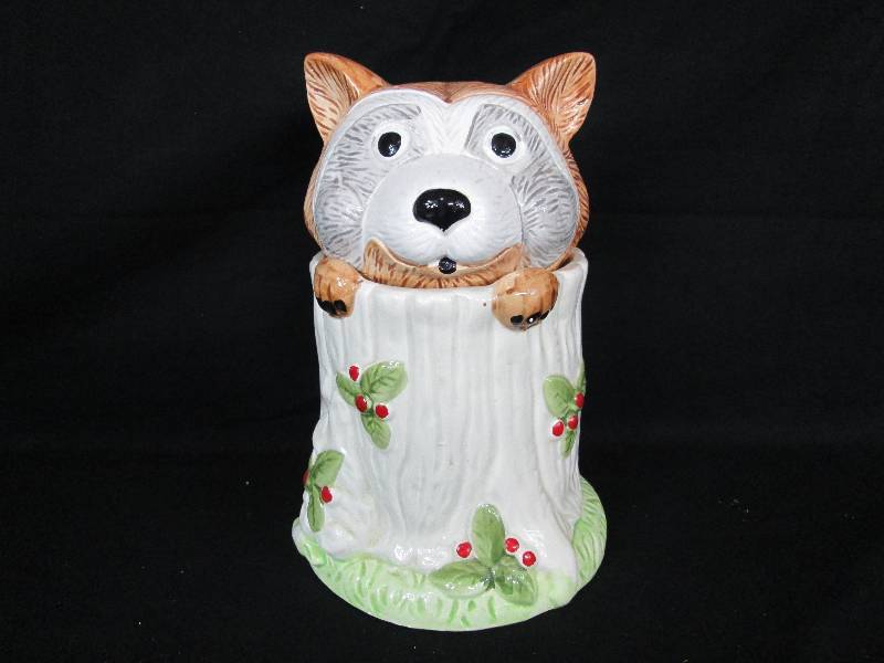 lot 48 image: Raccoon Cookie Jar