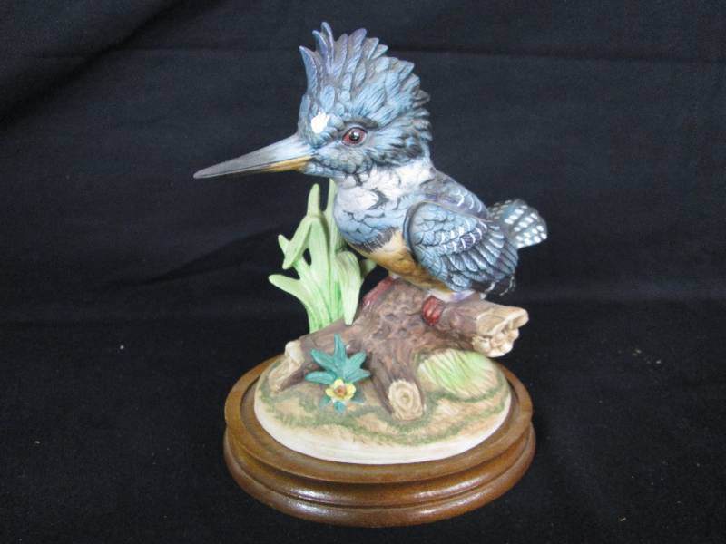 lot 53 image: Royal Crown Kingfisher Statue
