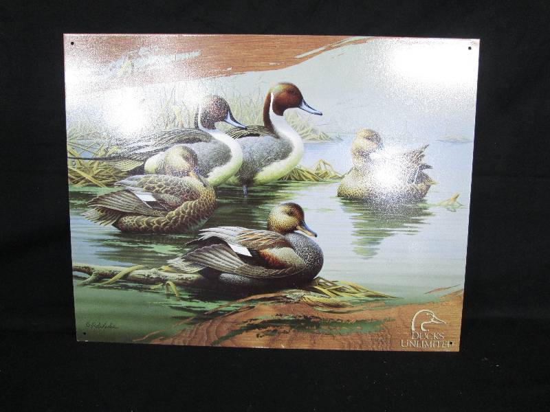 lot 58 image: Collectable Tin Sign