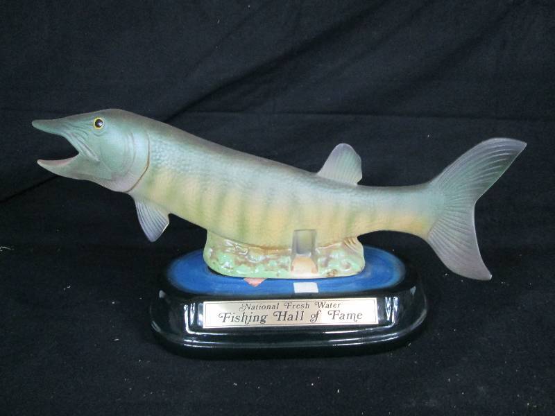 lot 73 image: Jim Beam Fishing Hall of Fame Decanter