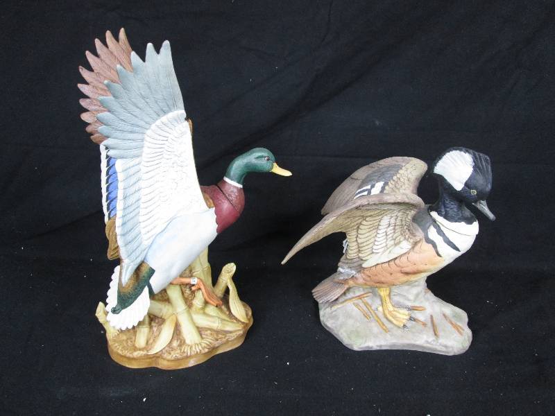 lot 96 image: Ski Country Duck Decanters