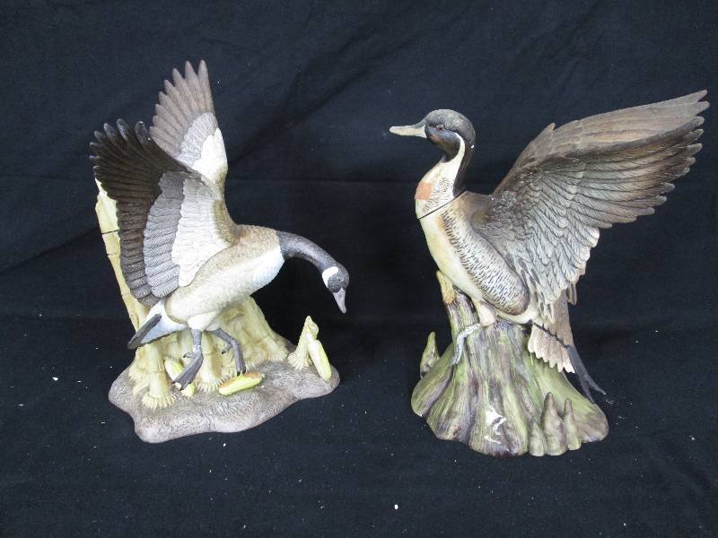 lot 97 image: Ski Country  Duck & Goose Decanters