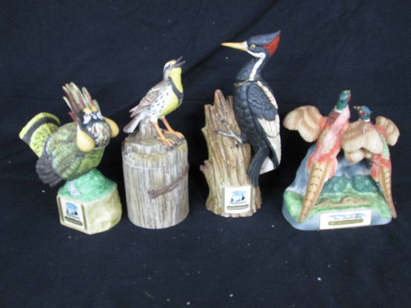 lot 105 image: Ski Country Bird Decanters