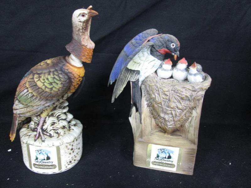 lot 106 image: Ski Country Turkey & Blue bird Decanters