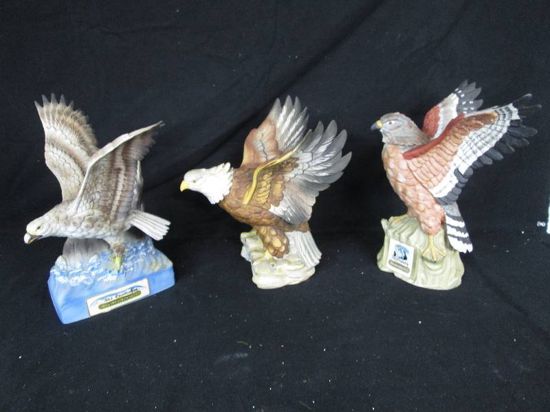 lot 113 image: Ski Country Eagle and  falcon Decanters
