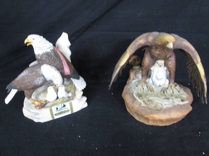 lot 117 image: Ski Country Bald Eagles Decanters