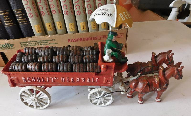 vintage toy metal horse drawn beer wagon