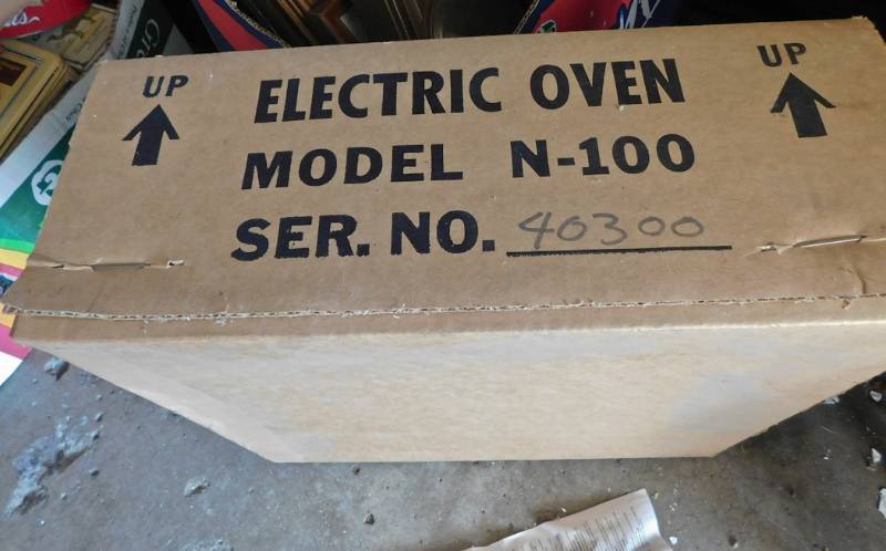 NIB pizza oven never opened