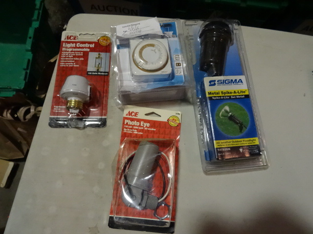 NEW Sigma Metal Spike A Light, Light Timer, Photo Eye and Programmable light control