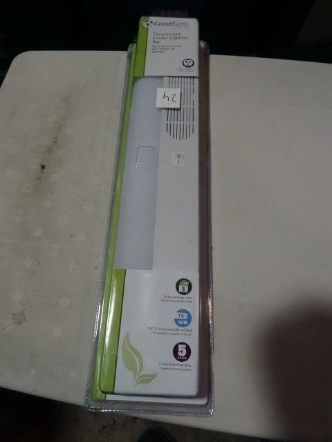 NEW Good Earth Fluorescent Under Cabinet Light Bar 18 in