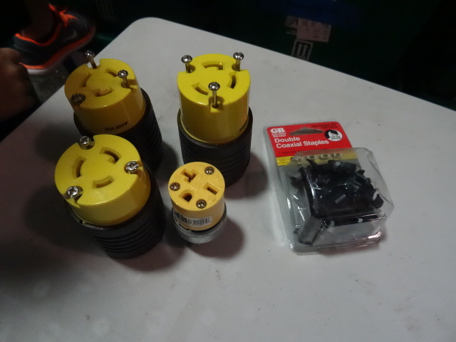 NEW Qty 2 Female Twist Lock 250v Plug Ends and Pack of Wire Staples