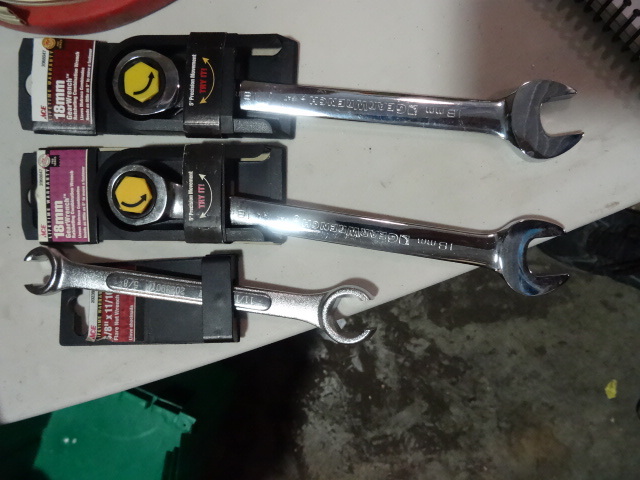 NEW Qty 3 Ratcheting Hand Wrenches and Flare Wrench