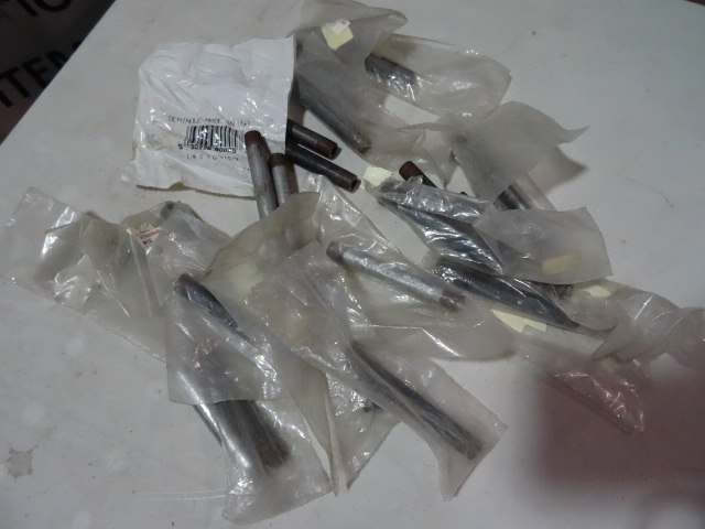NEW Large Qty 3 in Threaded Pipes 1  8 in