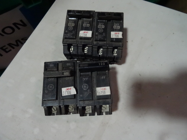 NEW Qty 4 GE Circuit Breakers 220 volt Qty 3 60 Amp and Qty 1 100 Amp