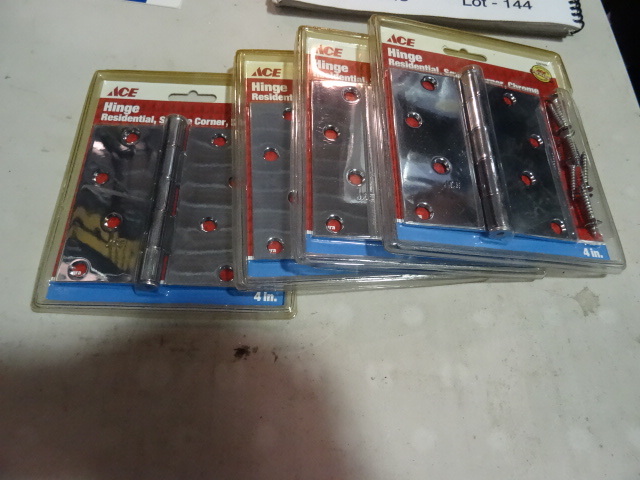 NEW Lot 4 in Hinges Qty 4