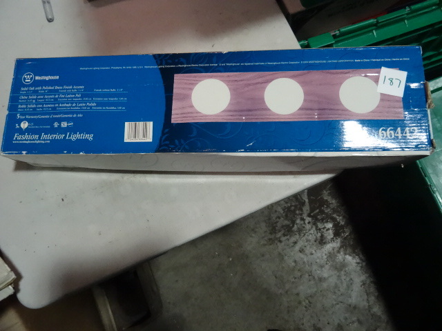 NEW Westinghouse Solid Oak Vanity Light Bar, 3 Bulb