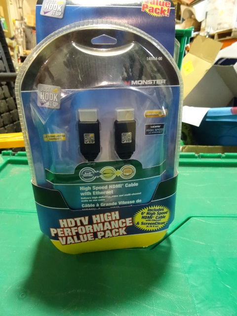 NEW Monster Brand HDMI Cable and Screen Cleaning Kit